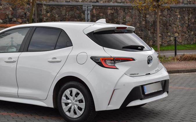 Toyota Corolla cena 63900 przebieg: 230000, rok produkcji 2019 z Boguchwała małe 529
